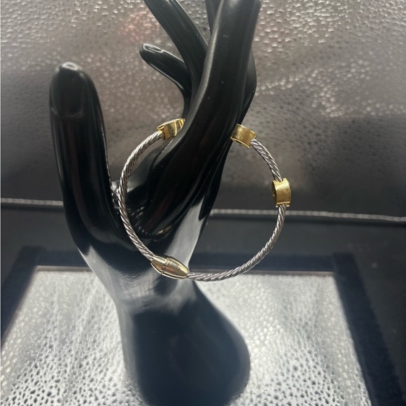 Elegant Gold and Silver Bracelet magnetic clasp. - Picture 2 of 3